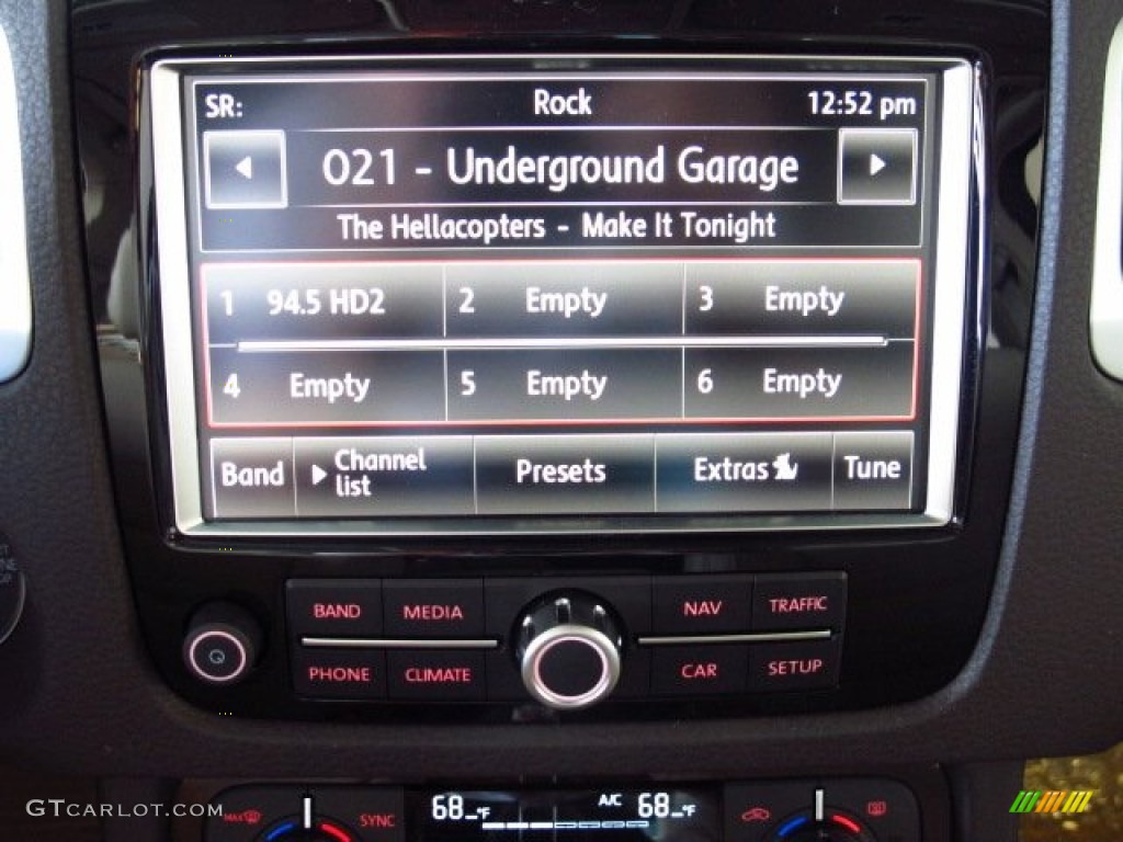 2014 Volkswagen Touareg V6 Lux 4Motion Audio System Photos