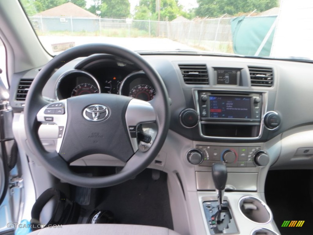 2013 Highlander V6 - Classic Silver Metallic / Ash photo #22