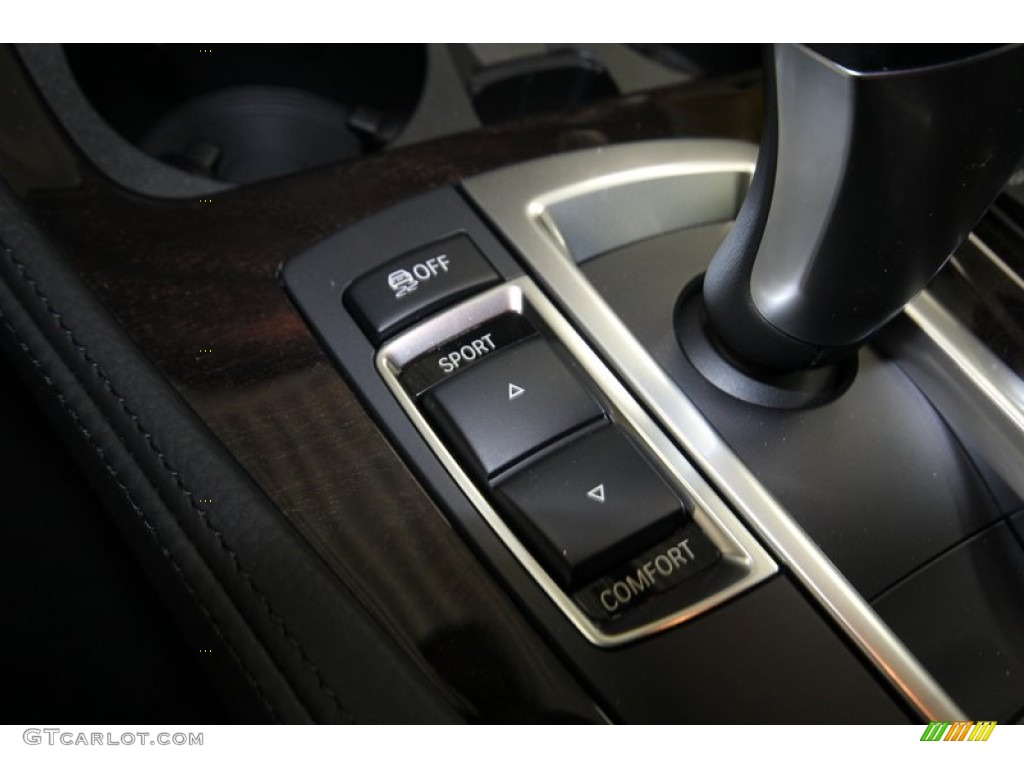 2014 BMW 5 Series 528i Sedan Controls Photo #84522553