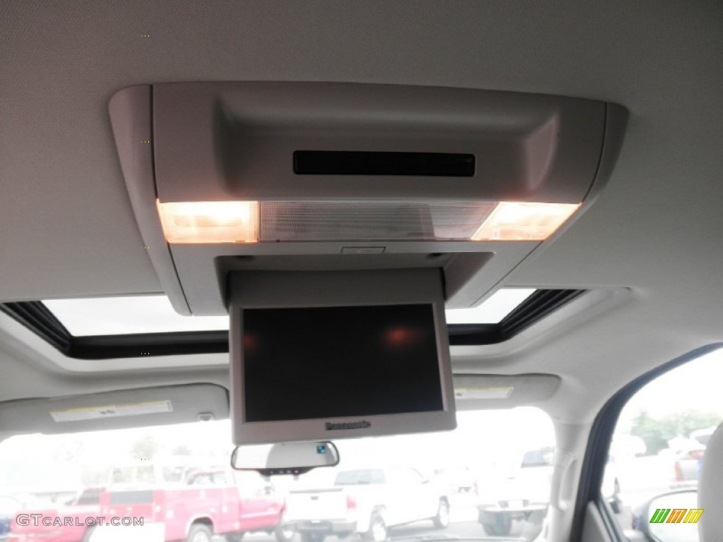 2008 Suburban 1500 LT 4x4 - Dark Blue Metallic / Light Titanium/Dark Titanium photo #22