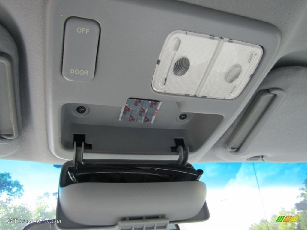 1998 Sienna LE - Silver Spruce Metallic / Gray photo #23