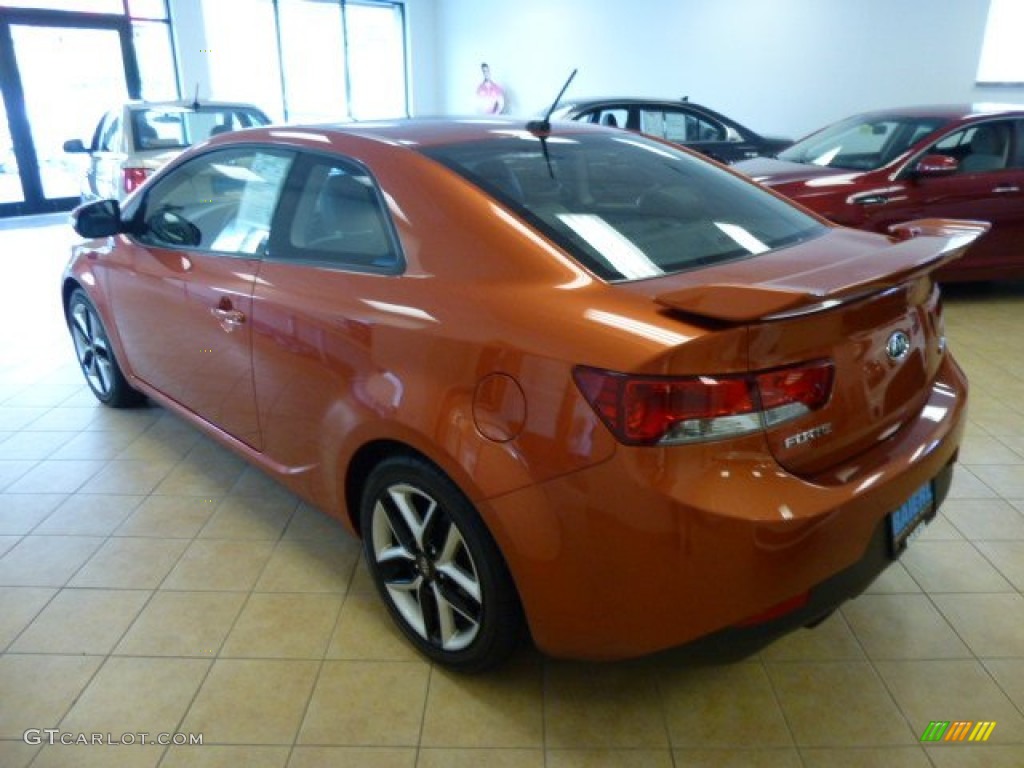 2010 Forte Koup SX - Copperhead / Black Sport photo #4