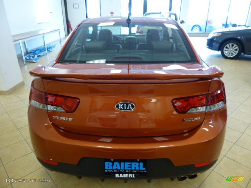 2010 Forte Koup SX - Copperhead / Black Sport photo #5
