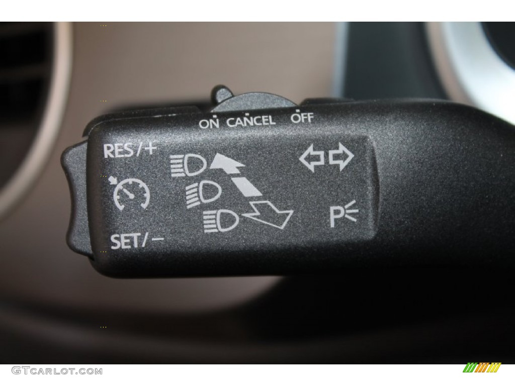 2013 Volkswagen Beetle R-Line Controls Photos