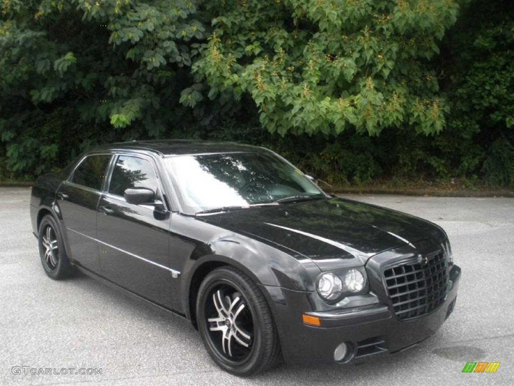 Brilliant Black Crystal Pearl Chrysler 300
