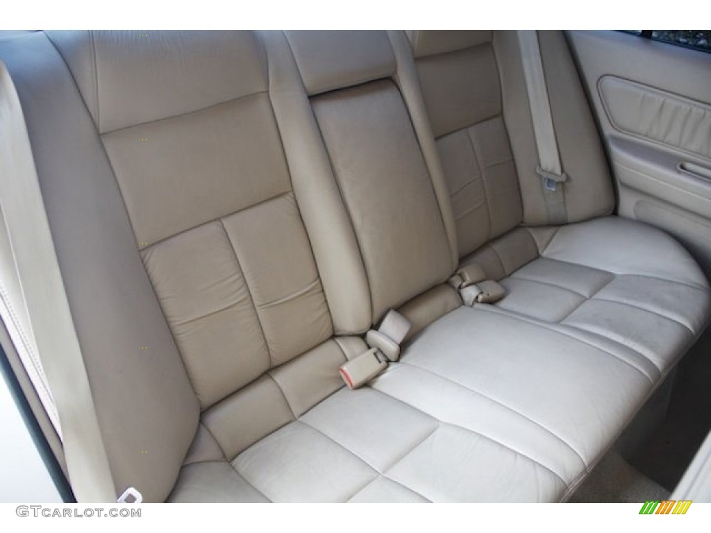 1995 Maxima GLE - Arctic White Pearl / Beige photo #19