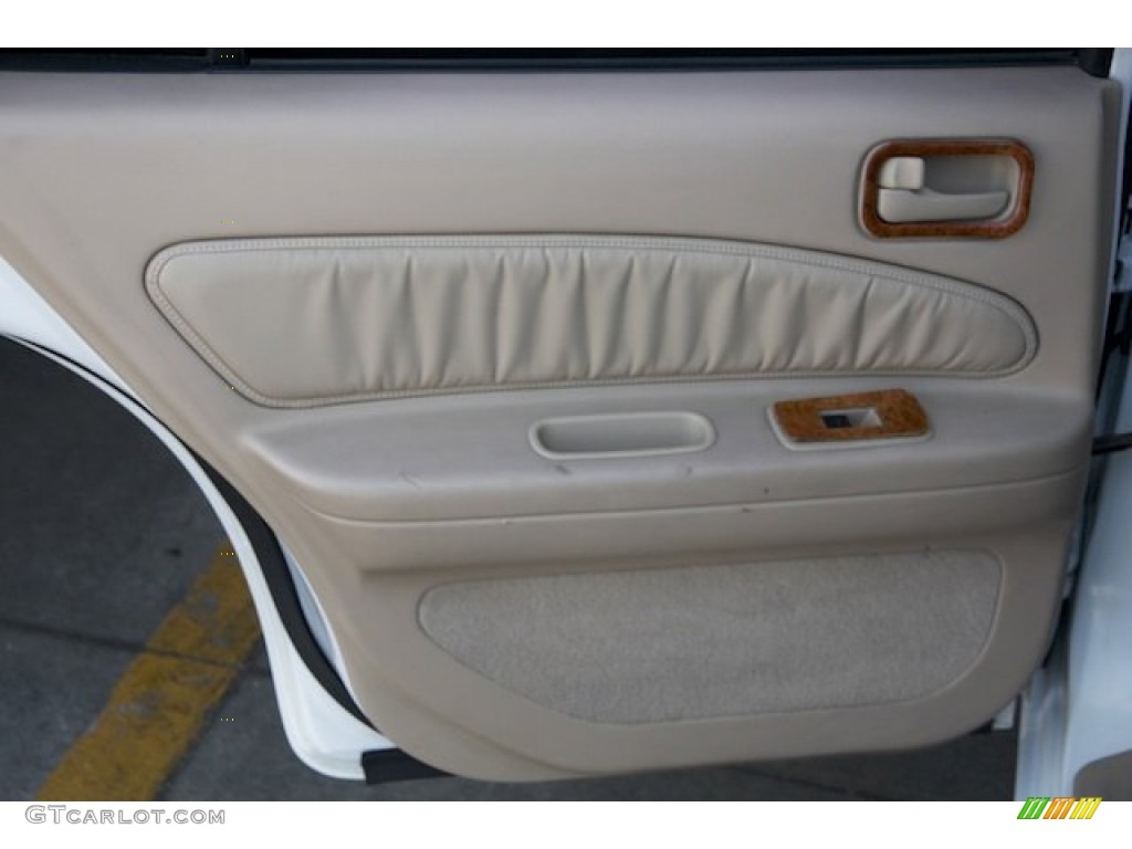 1995 Maxima GLE - Arctic White Pearl / Beige photo #25