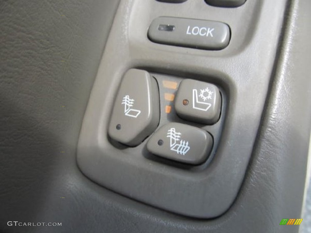 2005 Cadillac DeVille DHS Controls Photo #84546966