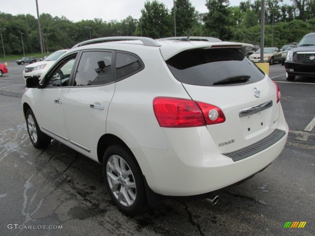 2011 Rogue SL AWD - Pearl White / Black photo #8