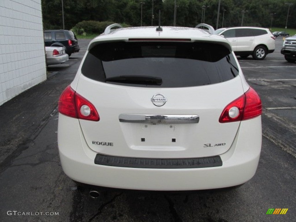 2011 Rogue SL AWD - Pearl White / Black photo #9