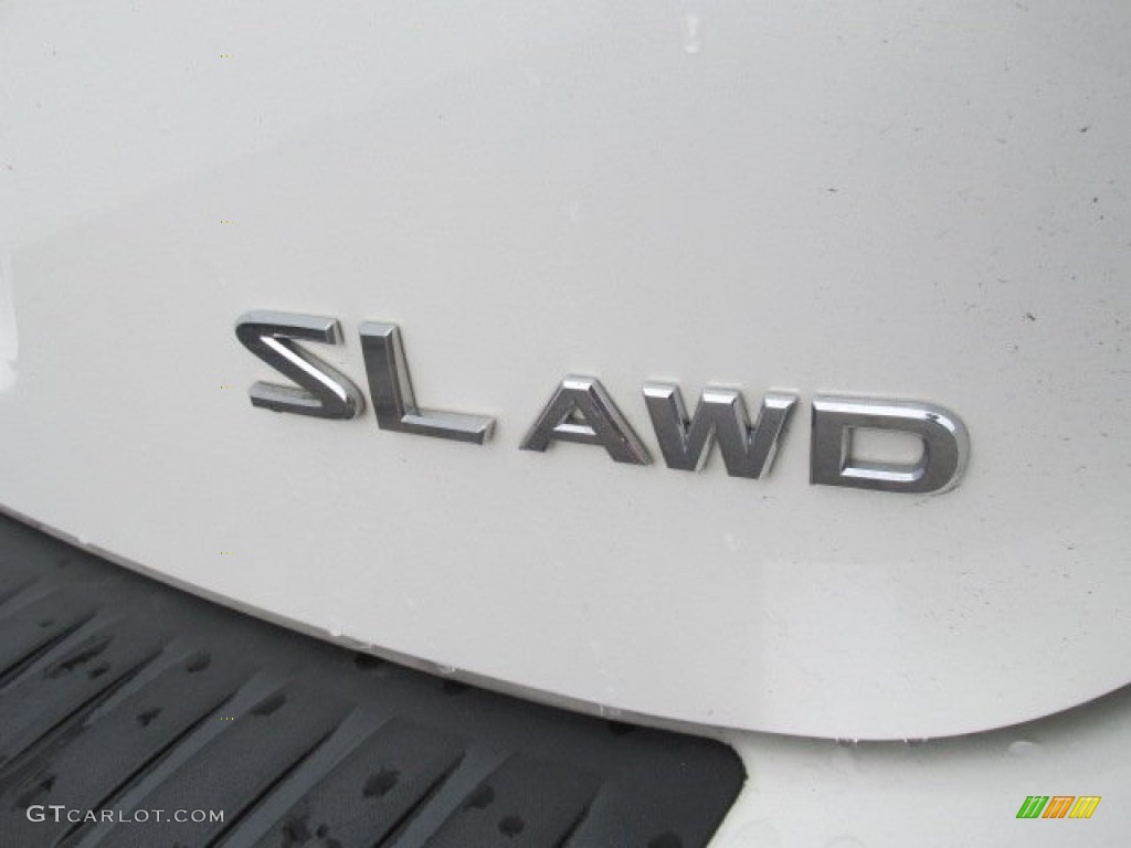 2011 Rogue SL AWD - Pearl White / Black photo #11