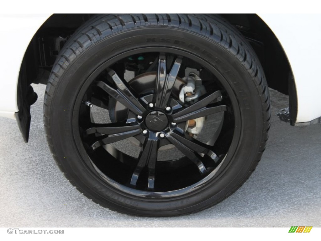 2009 Equator Extended Cab - Glacier White / Graphite photo #4