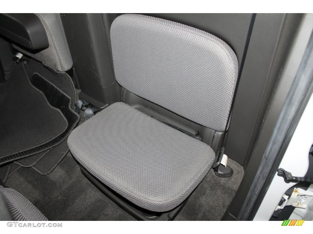 2009 Equator Extended Cab - Glacier White / Graphite photo #22
