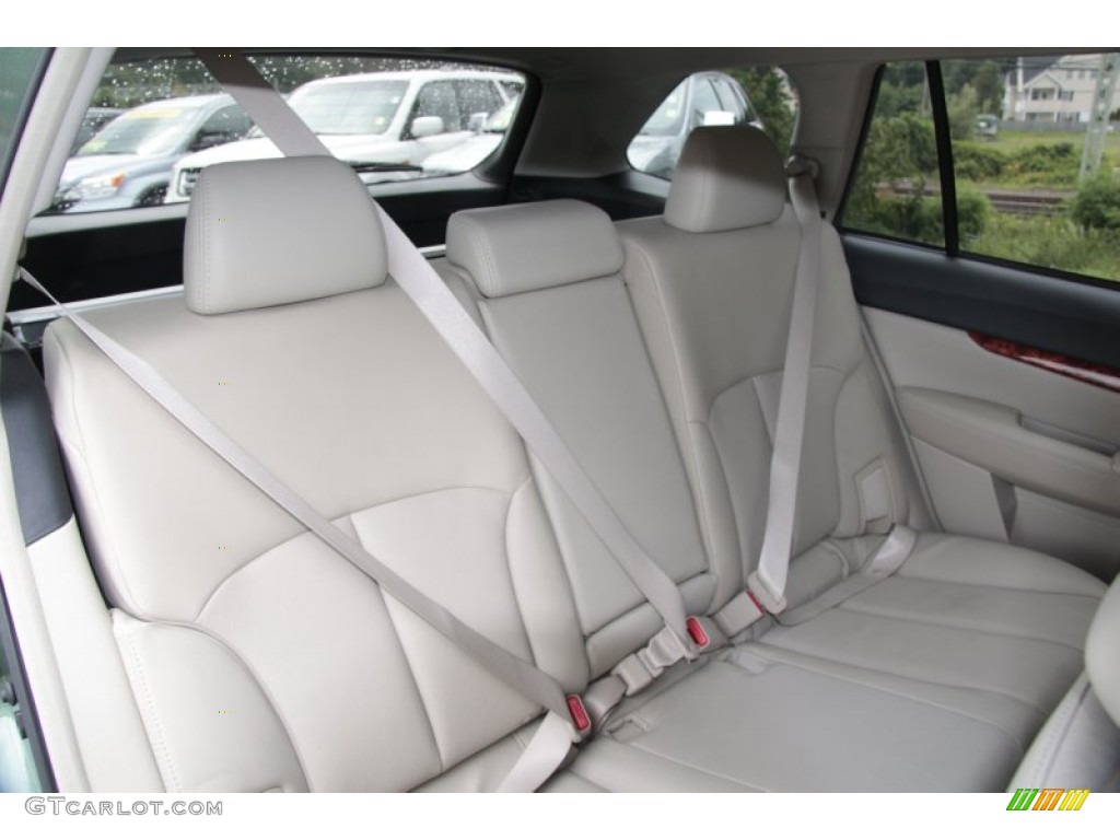 2010 Subaru Outback 2.5i Limited Wagon Rear Seat Photos