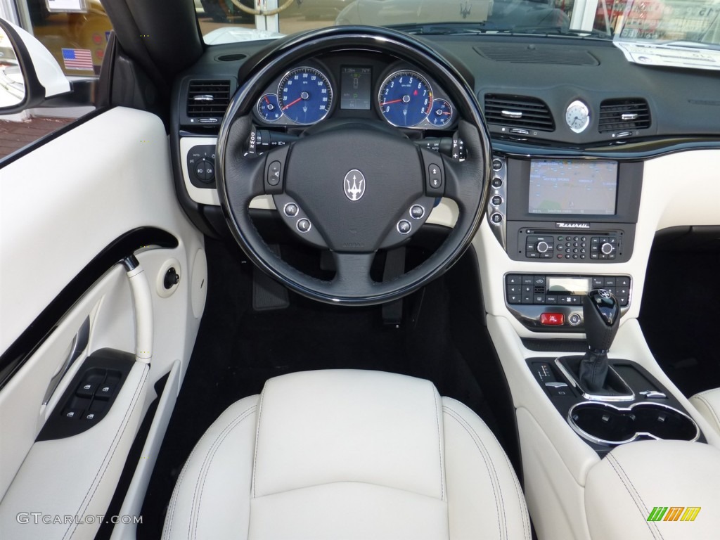 2014 Maserati GranTurismo Convertible GranCabrio Bianco Pregiato Steering Wheel Photo #84558694