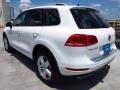 Pure White - Touareg V6 Lux 4Motion Photo No. 4