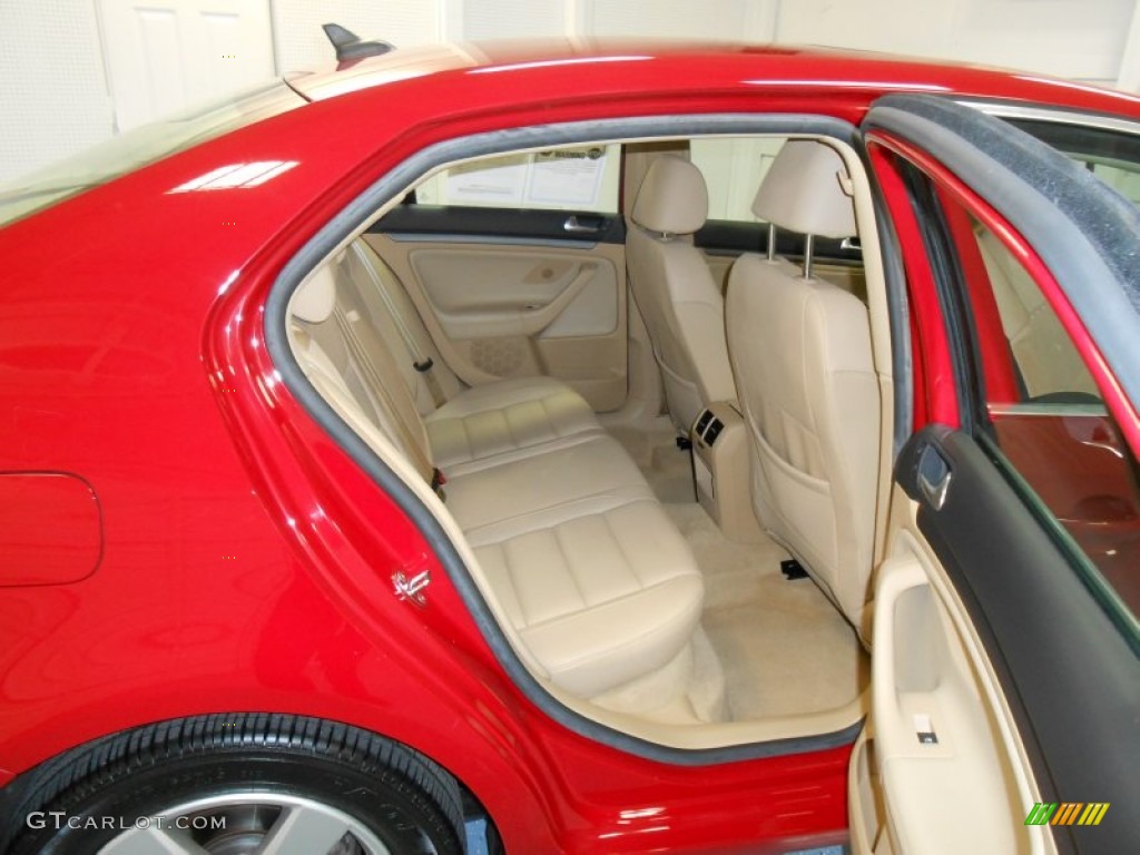 2008 Jetta SE Sedan - Salsa Red / Pure Beige photo #17