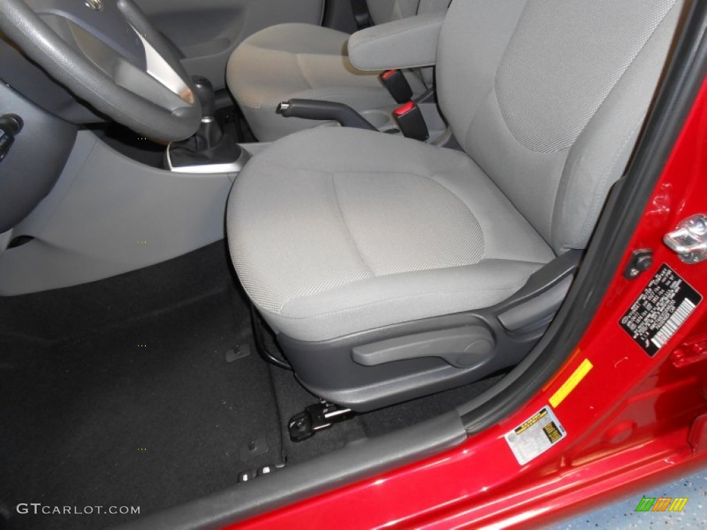 2012 Accent GLS 4 Door - Boston Red / Gray photo #12