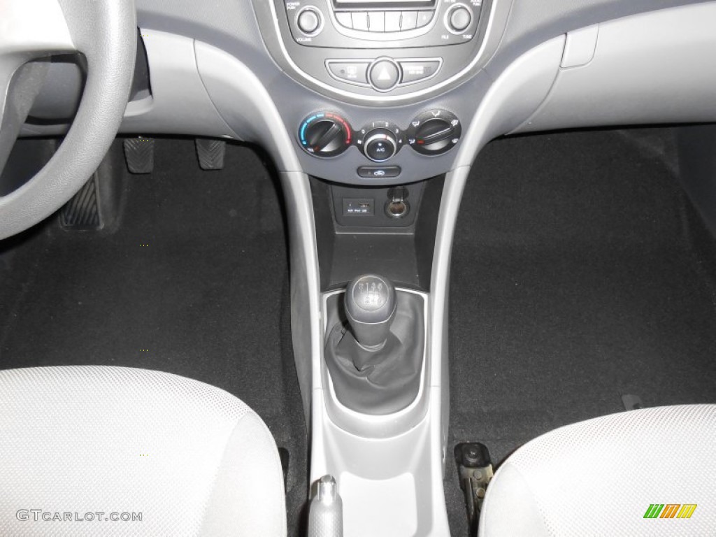 2012 Accent GLS 4 Door - Boston Red / Gray photo #25