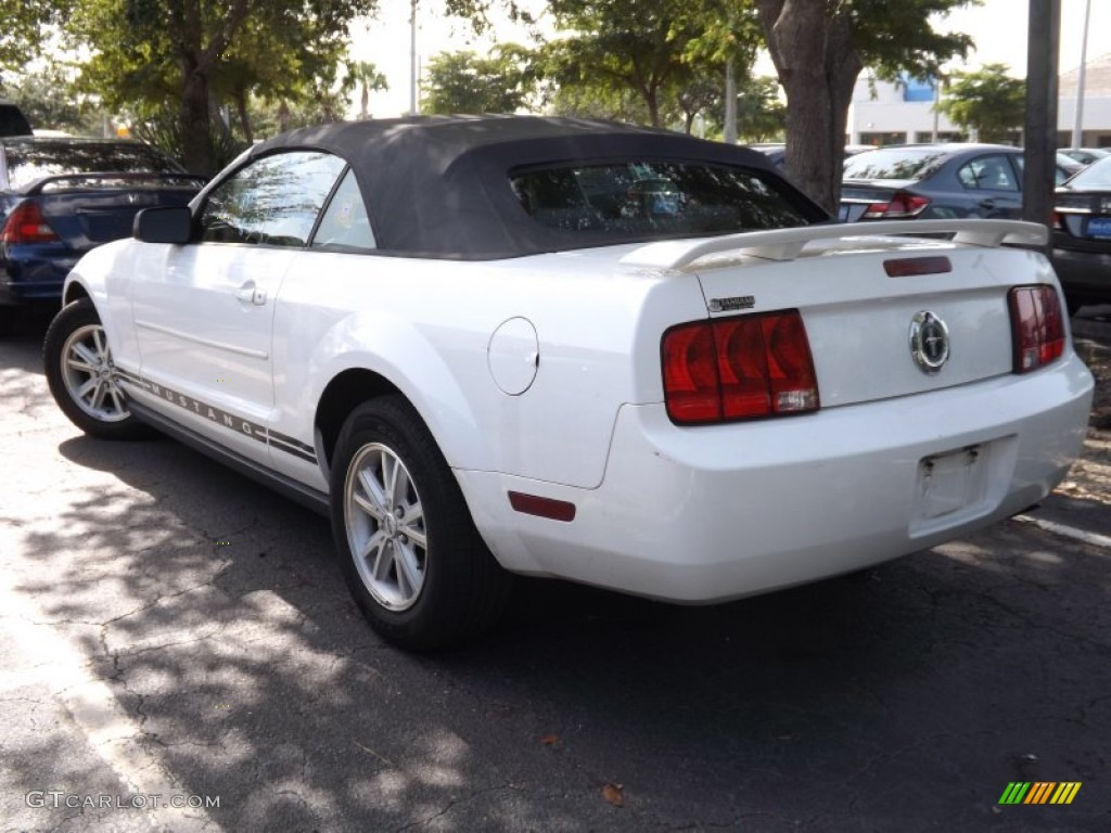 2006 Mustang V6 Premium Convertible - Performance White / Light Graphite photo #6
