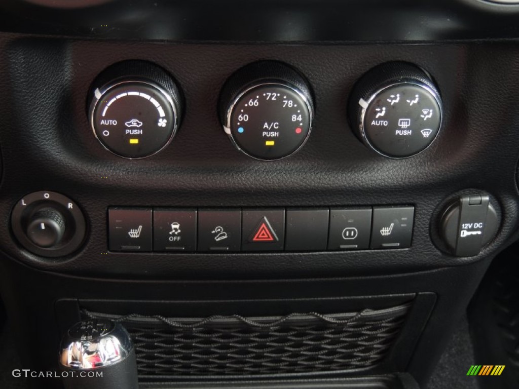 2011 Jeep Wrangler Unlimited Sahara 70th Anniversary 4x4 Controls Photo #84577108