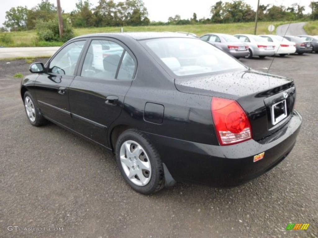 2004 Elantra GLS Sedan - Black Obsidian / Gray photo #5