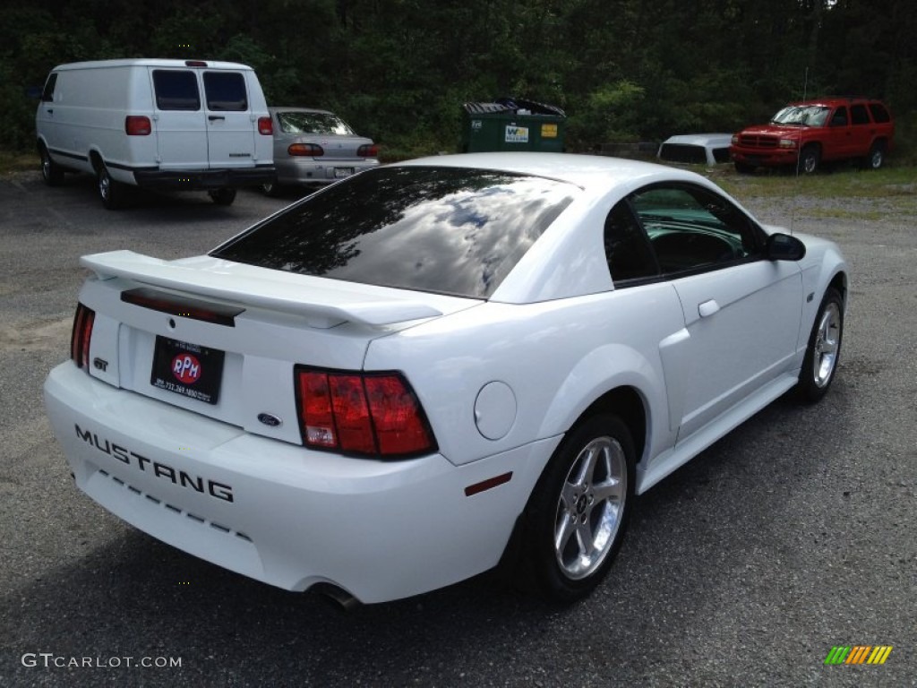 2003 Mustang GT Coupe - Oxford White / Dark Charcoal photo #11