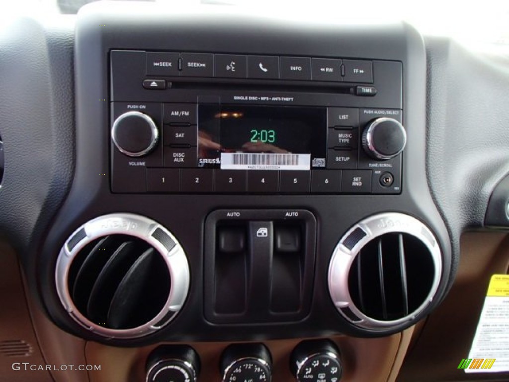 2014 Wrangler Sahara 4x4 - Bright White / Black/Dark Saddle photo #14