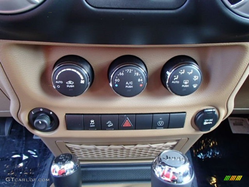 2014 Jeep Wrangler Sahara 4x4 Controls Photo #84586168
