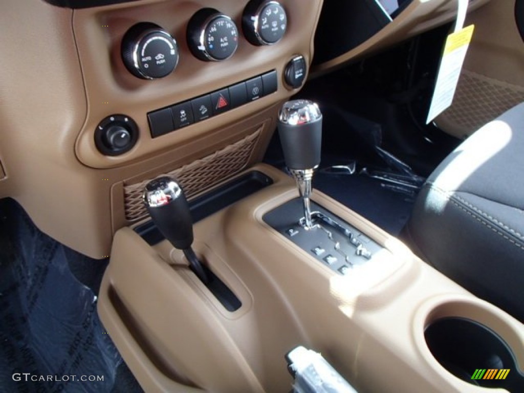 2014 Jeep Wrangler Sahara 4x4 5 Speed Automatic Transmission Photo #84587037