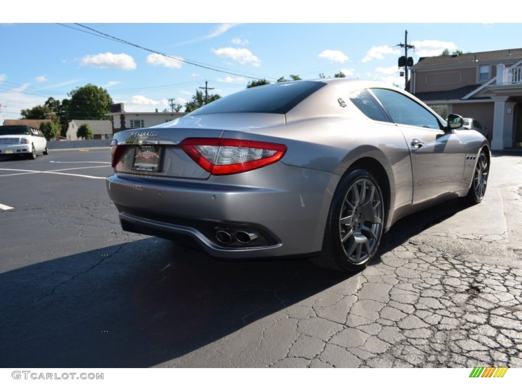 2009 GranTurismo  - Grigio Alfieri (Grey) / Rosso Corallo photo #5
