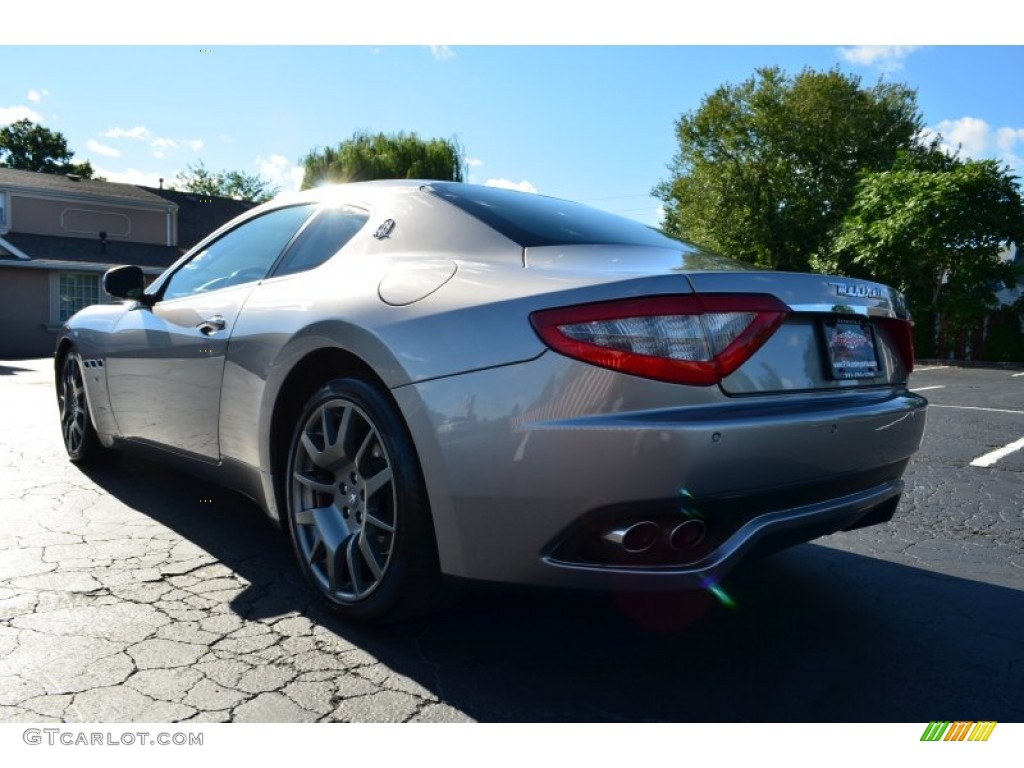 2009 GranTurismo  - Grigio Alfieri (Grey) / Rosso Corallo photo #7