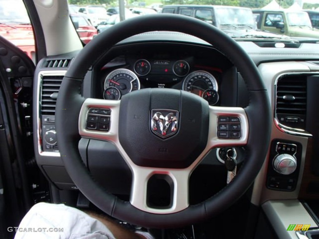 2014 1500 Laramie Crew Cab 4x4 - Black / Black photo #19