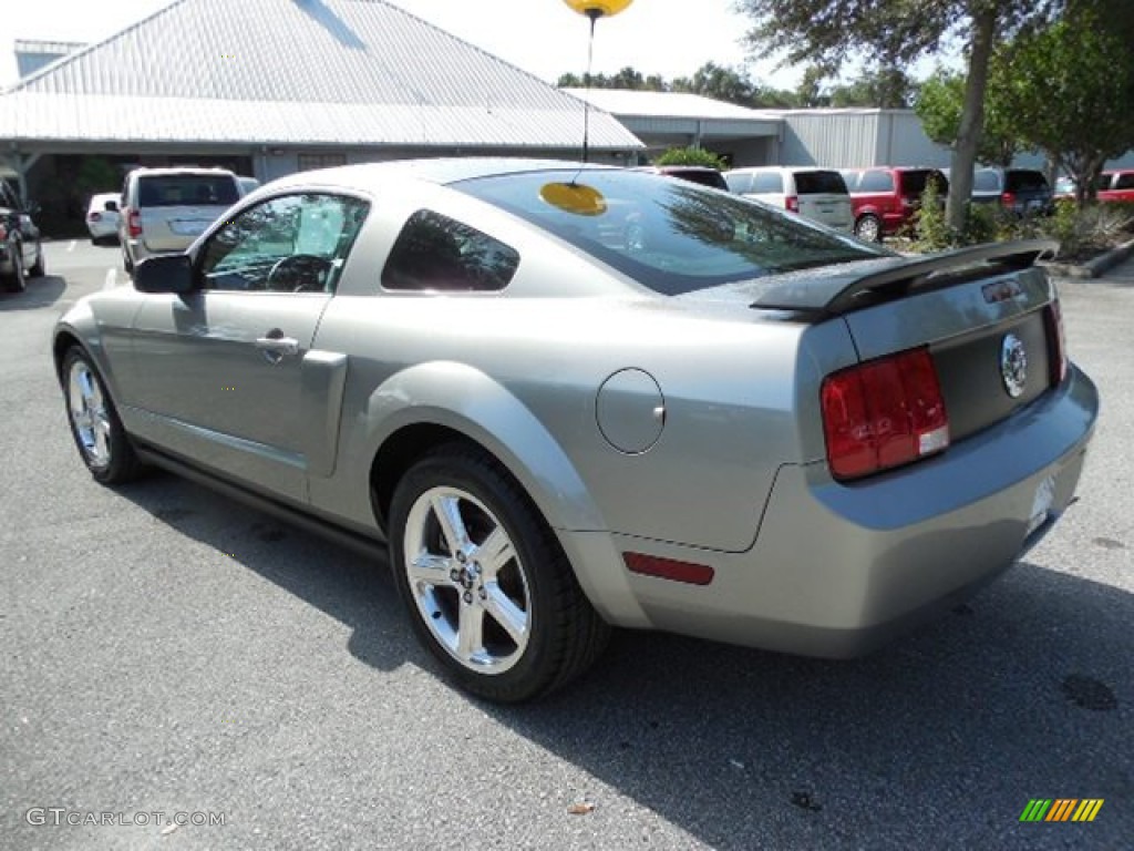 2008 Mustang V6 Premium Coupe - Vapor Silver Metallic / Dark Charcoal photo #3