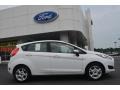 2014 Oxford White Ford Fiesta SE Hatchback  photo #2