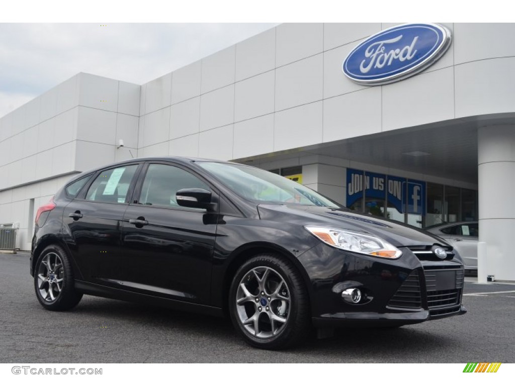 Tuxedo Black 2014 Ford Focus SE Hatchback Exterior Photo #84593992