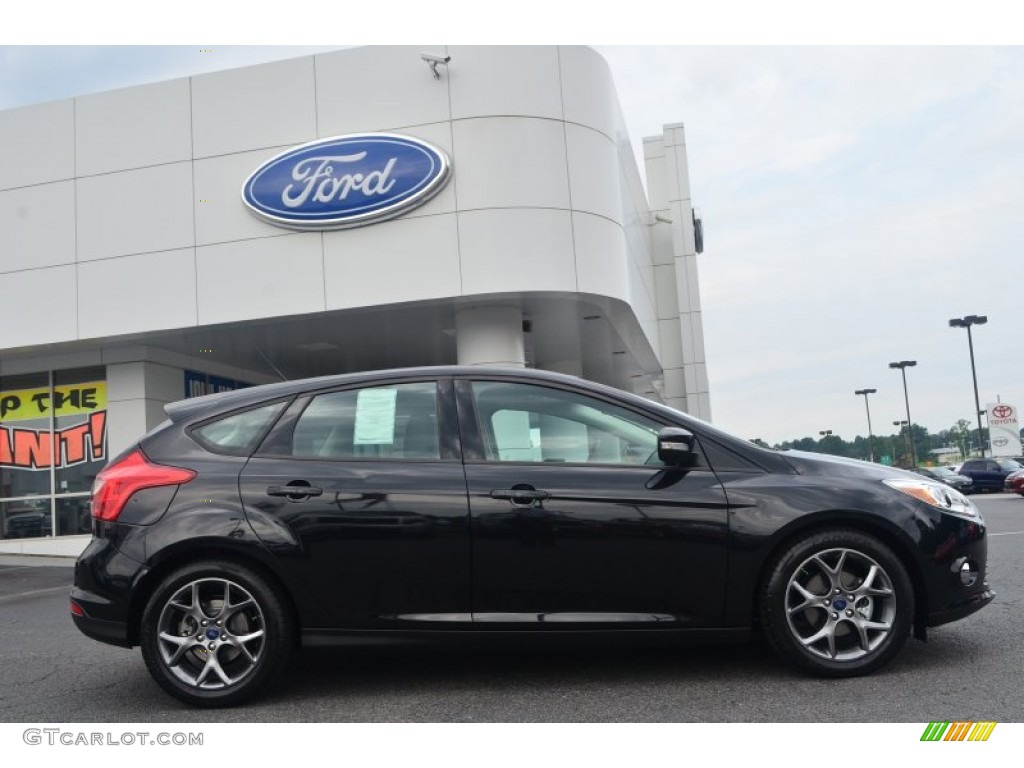 Tuxedo Black 2014 Ford Focus SE Hatchback Exterior Photo #84594016