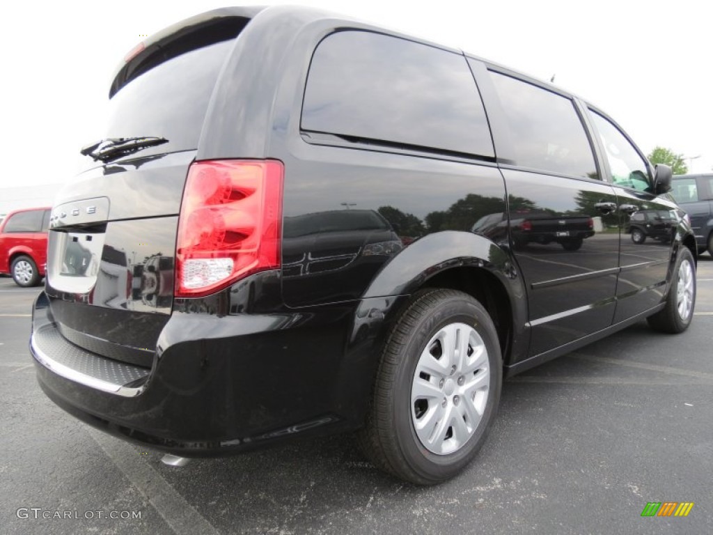 Brilliant Black Crystal Pearl 2014 Dodge Grand Caravan SE Exterior Photo #84597541