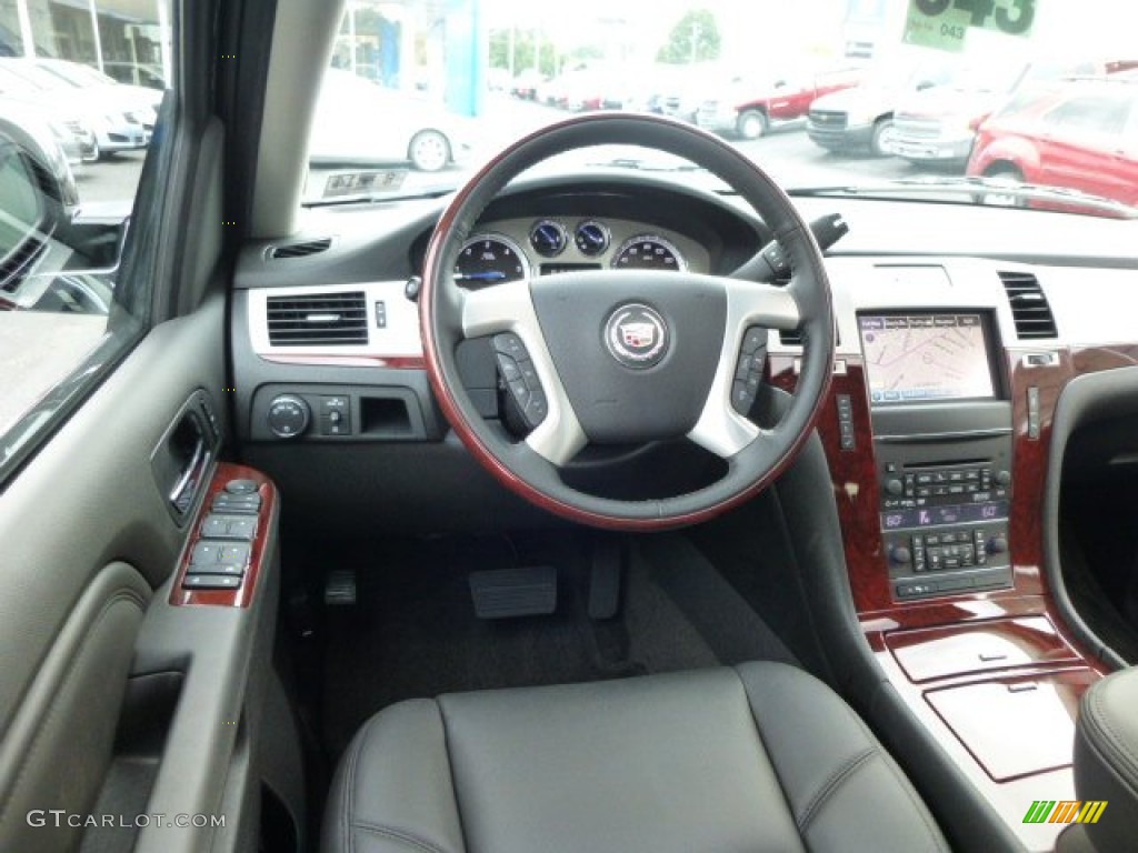 2014 Cadillac Escalade Luxury AWD Ebony/Ebony Dashboard Photo #84600418