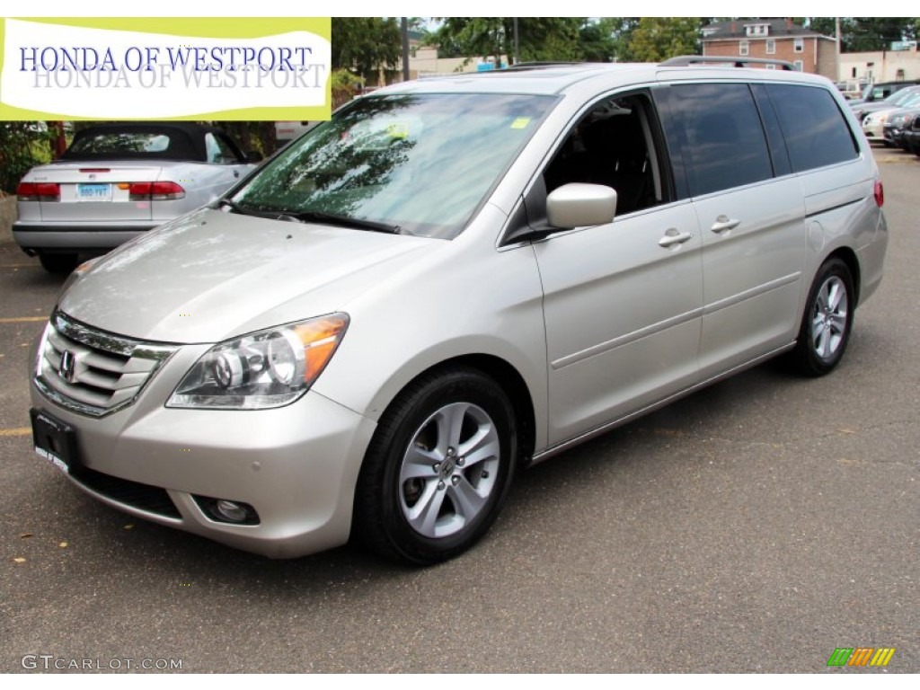 Silver Pearl Metallic Honda Odyssey