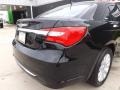 Black - 200 Limited Sedan Photo No. 14