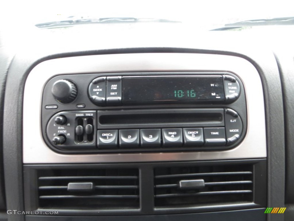 2004 Jeep Grand Cherokee Special Edition Audio System Photos