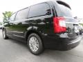 Brilliant Black Crystal Pearl - Town & Country Touring - L Photo No. 2