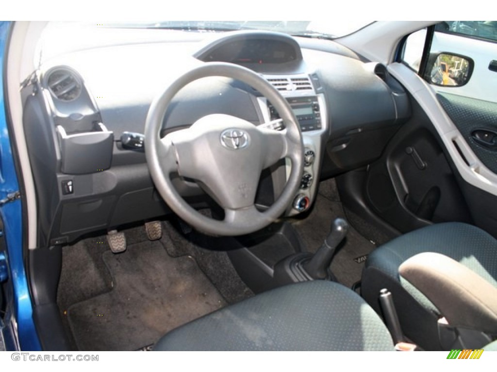 2008 Yaris 3 Door Liftback - Blazing Blue Pearl / Dark Charcoal photo #5