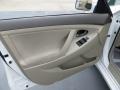 Super White - Camry LE Photo No. 32