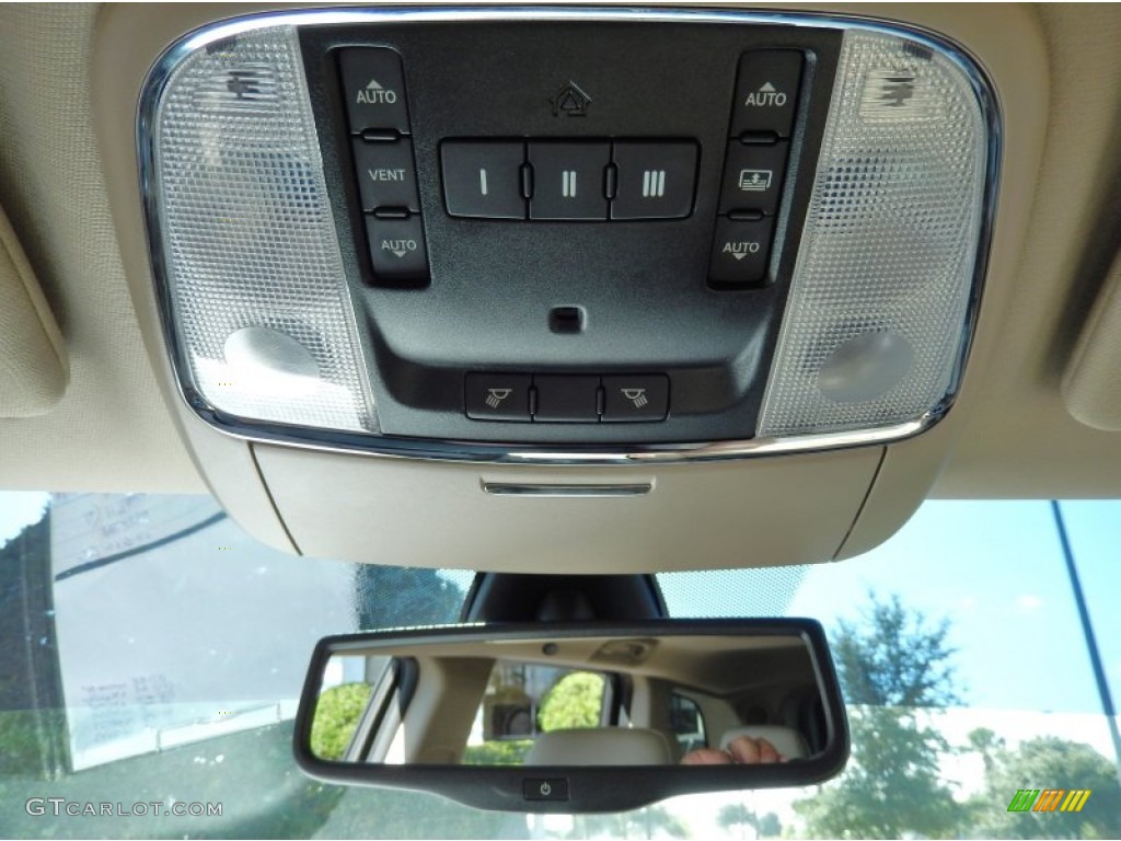 2011 Jeep Grand Cherokee Limited Controls Photo #84608038