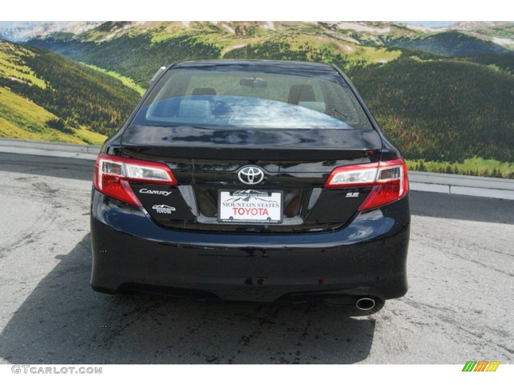 2013 Camry SE - Attitude Black Metallic / Black photo #4
