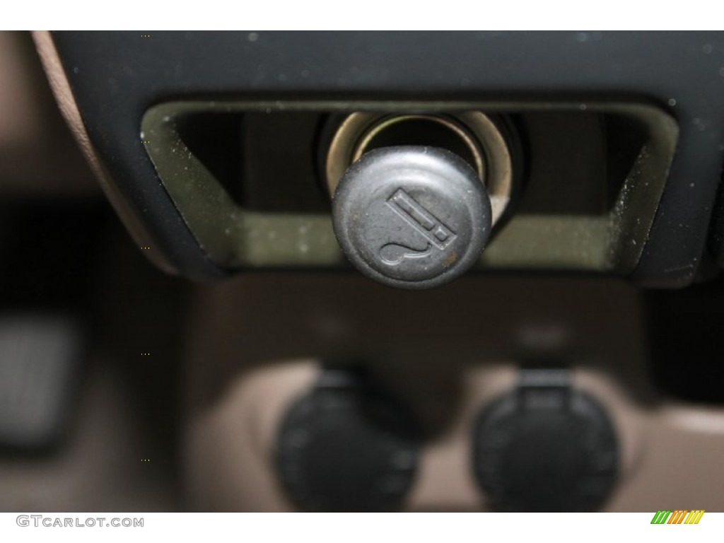 1998 Tacoma Regular Cab - White / Gray photo #21