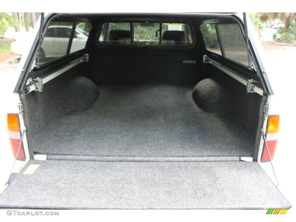 1998 Tacoma Regular Cab - White / Gray photo #26