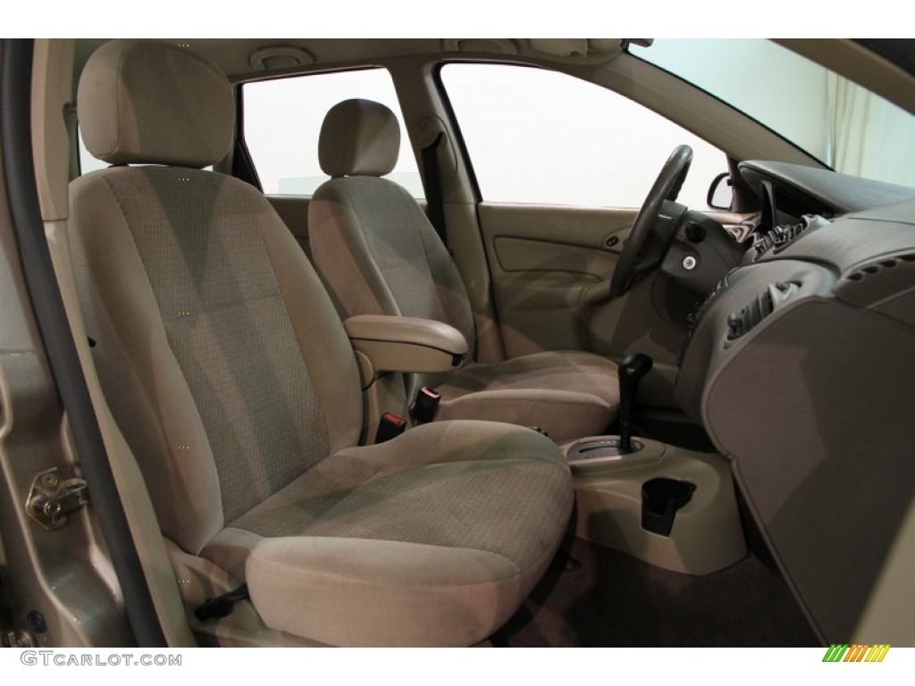 2003 Focus SE Wagon - Arizona Beige Metallic / Medium Parchment photo #9